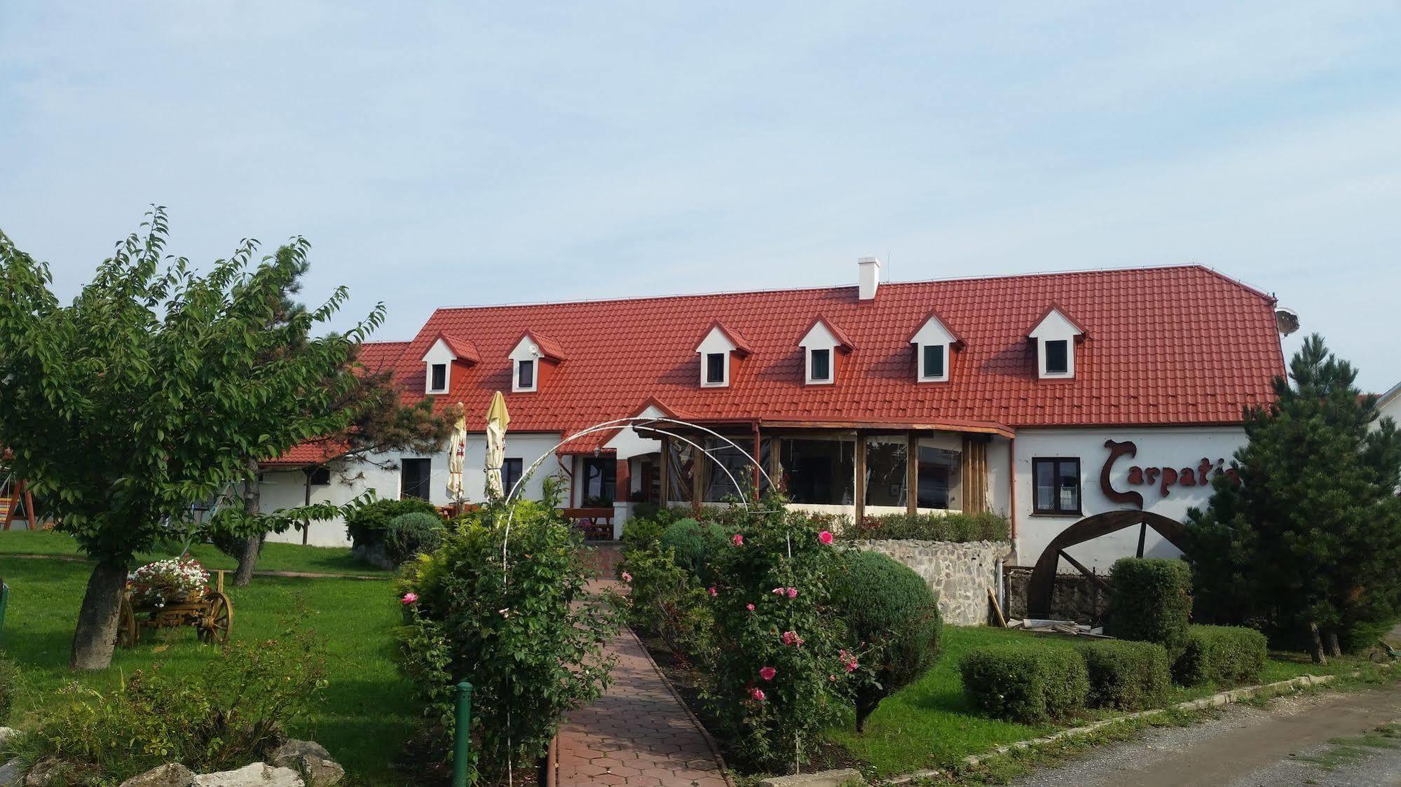 Hotel Carpatia บราติสลาวา ภายนอก รูปภาพ